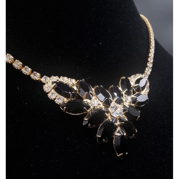 Rare Find Vintage 1980s Gold-Tone Rhinestone & Black Stone Floral Necklace - Picture 4 of 4
